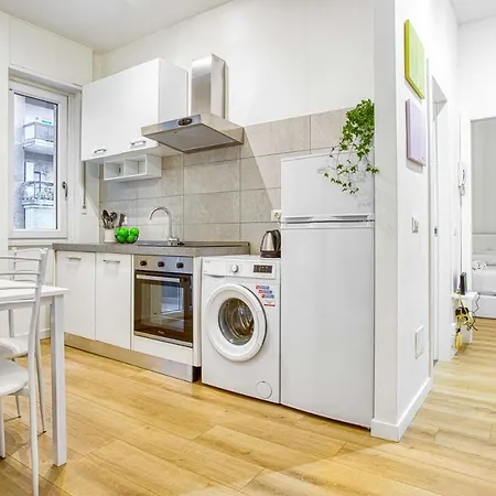 Joivy Warm And Inviting Flat With Balcony Milan