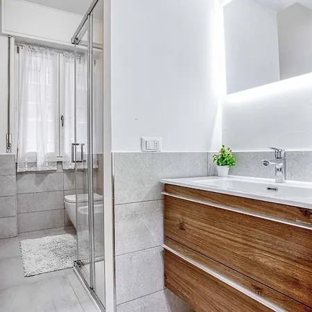 Apartment Joivy Warm And Inviting Flat With Balcony *