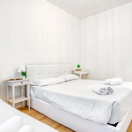 Joivy Warm And Inviting Flat With Balcony Apartment *
